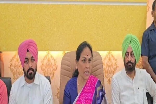 केंद्रीय मंत्री शोभा करंदलाजे ने गुरदासपुर में बाढ़ प्रभावित क्षेत्रों का दौरा किया