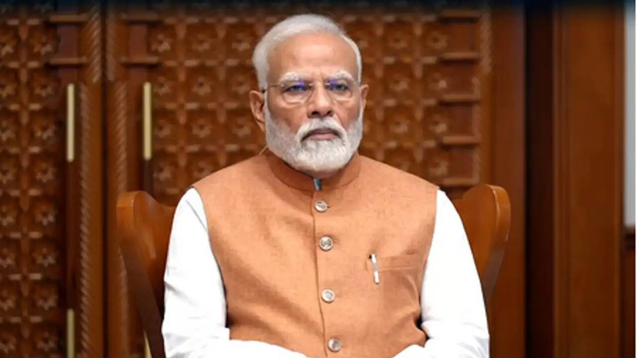 मिडिल ईस्ट में संघर्ष: पीएम मोदी की CCS बैठक से पहले दिल्ली लौटने की योजना