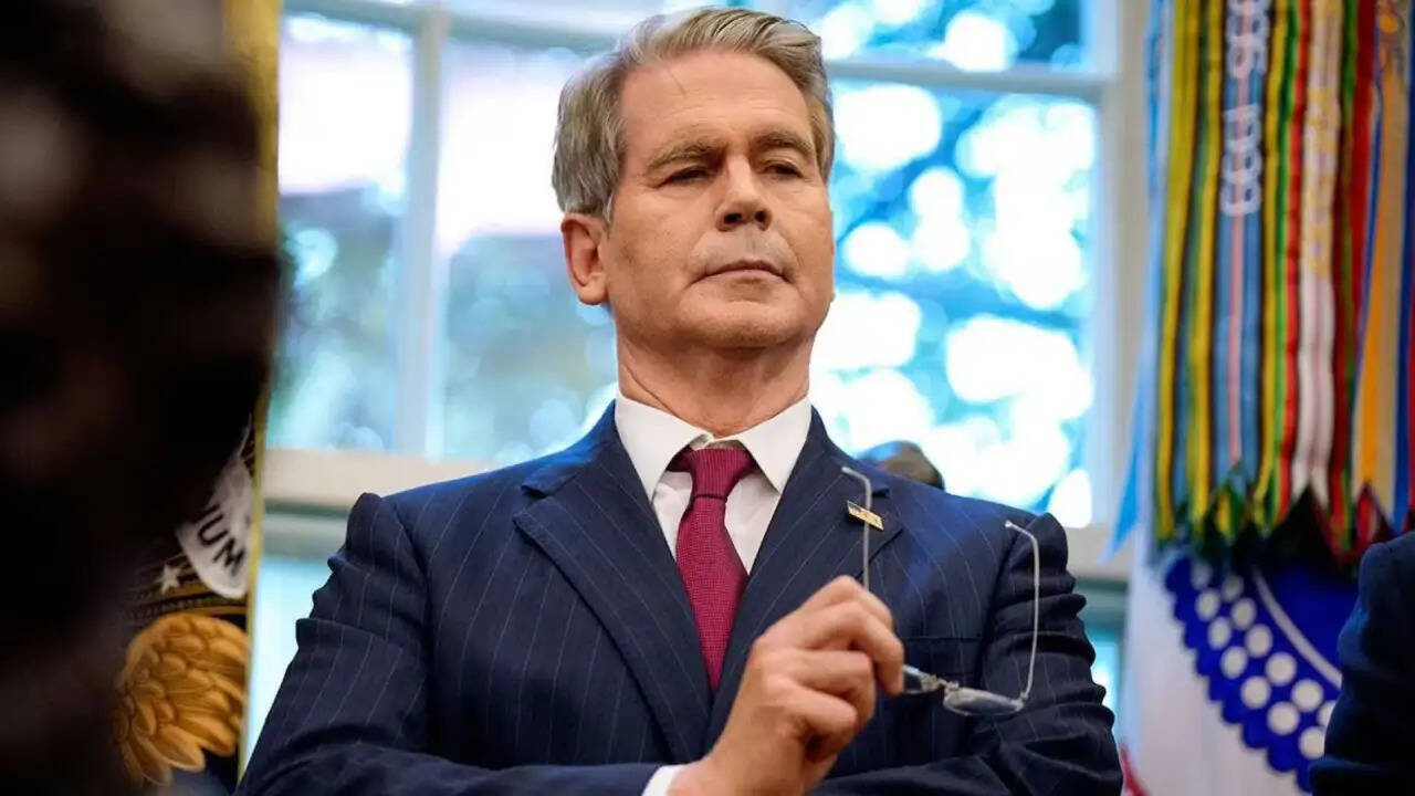 अमेरिका का नया सुरक्षा कदम: होर्मुज जलडमरूमध्य में तेल टैंकरों की रक्षा के लिए नौसेना की तैनाती