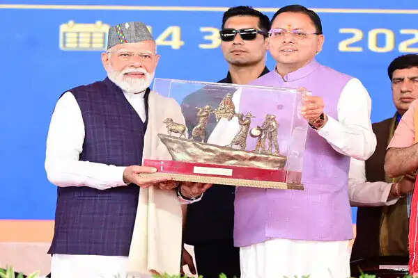 प्रधानमंत्री मोदी ने दिल्ली-देहरादून इकोनॉमिक कॉरिडोर का उद्घाटन किया