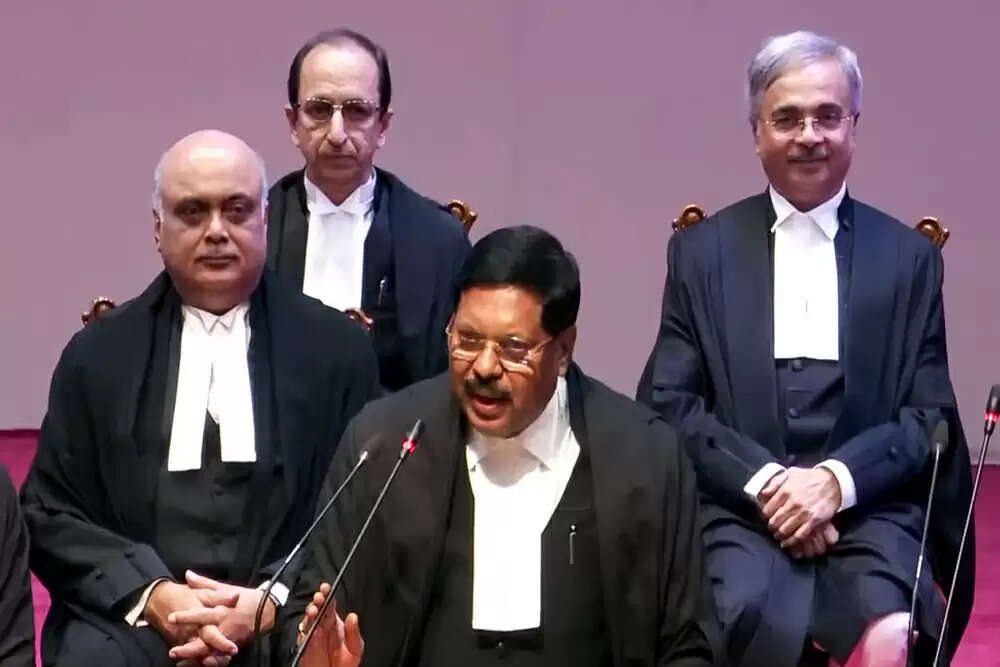 सर्वोच्च अदालत ने ईडी को लगाई फटकार, राजनीतिक लड़ाई कोर्ट में नहीं होनी चाहिए