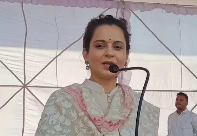 कंगना रनौत का विवादास्पद बयान: बाढ़ पीड़ित महिला से बातचीत में दिखी असंवेदनशीलता