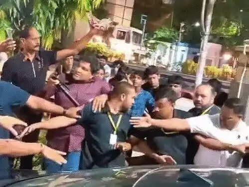 अरबाज खान की सुरक्षा में चूक: युवक ने लग्जरी कार में किया प्रवेश