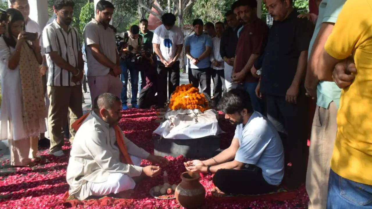 हरीश राणा की दुखद कहानी: इच्छामृत्यु के बाद परिवार में छाया मातम