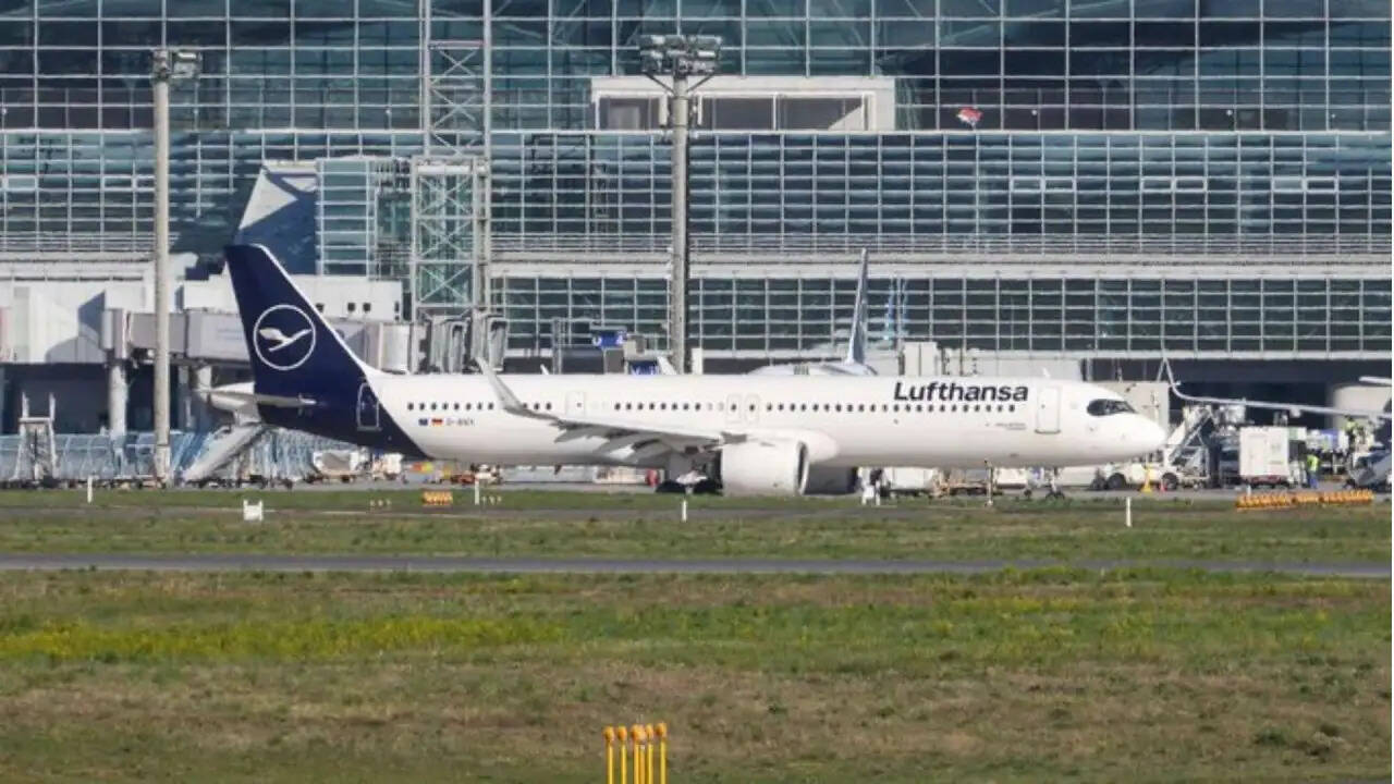 फ्रैंकफर्ट से हैदराबाद जा रही Lufthansa फ्लाइट को मिली बम की धमकी