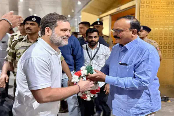 राहुल गांधी ने भिवंडी कोर्ट में पेश होकर नए जमानतदार का नाम दिया