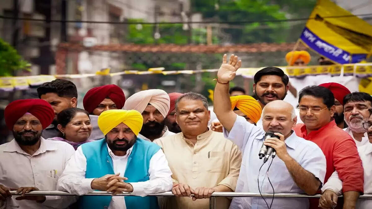 आप की लुधियाना पश्चिम उपचुनाव में जीत के बाद भव्य रोड शो