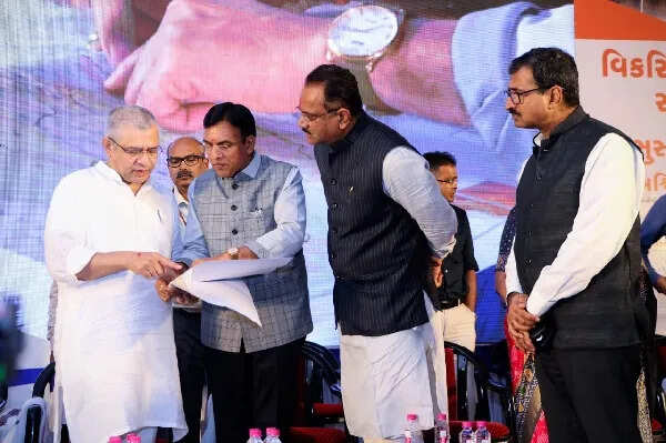 केंद्रीय मंत्री अश्विनी वैष्णव ने धोलेरा-भावनगर रेल परियोजना पर लिया त्वरित निर्णय
