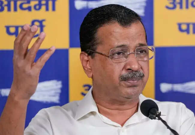 राजनीतिक हलचल: राघव चड्ढा के AAP छोड़ने पर केजरीवाल का बयान