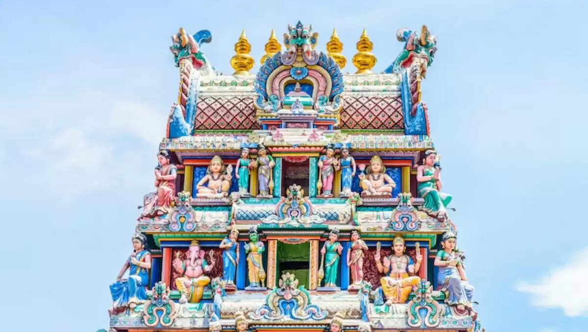 पुरी यात्रा के दौरान अवश्य देखें ये प्रसिद्ध मंदिर