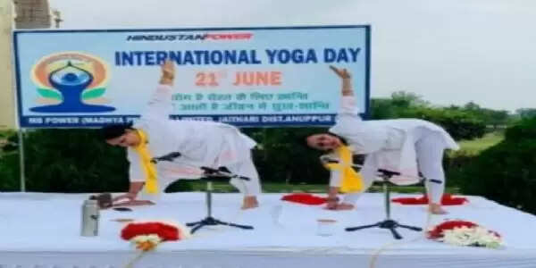 प्रतिदिन के योग से आर्थराइटिस और सिस्ट जैसी बीमारी से मिली निजात, 65 बार करती हैं सूर्य नमस्कार