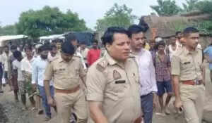 लखीमपुर खीरी में नाव पलटने से 20 लोग प्रभावित, पिता और बेटी लापता