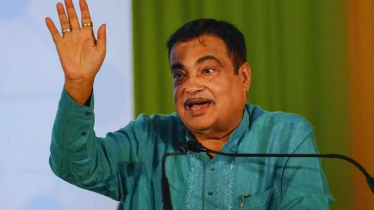Nitin Gadkari का E20 पर विवाद: व्यक्तिगत लाभ के आरोपों का किया खंडन