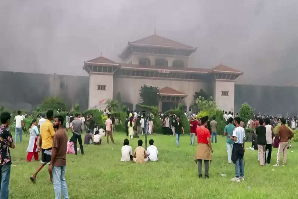 नेपाल में युवा आंदोलन: सोशल मीडिया प्रतिबंध के खिलाफ उभरा आक्रोश