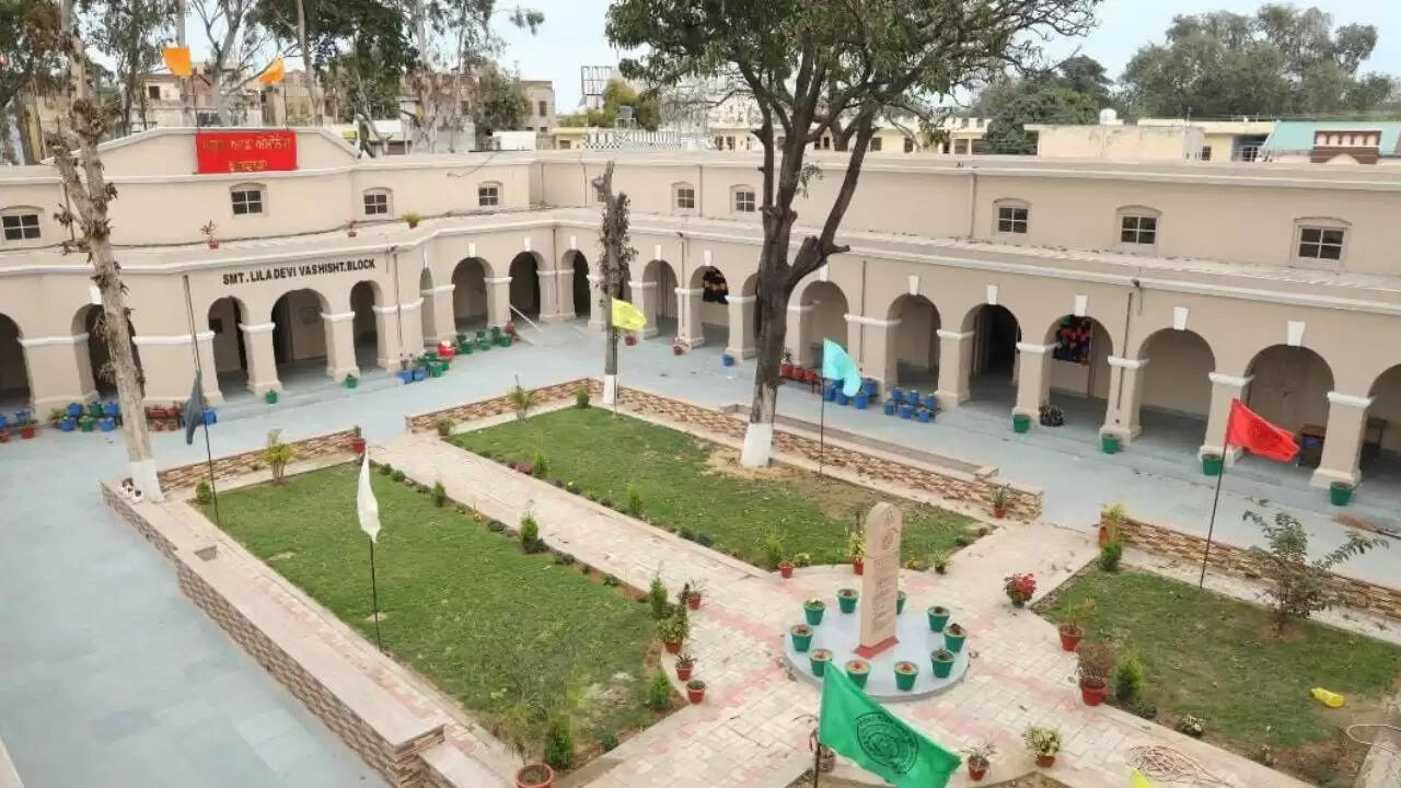 पंजाब में शिक्षा में क्रांति: फगवाड़ा का सरकारी स्कूल बना 'स्कूल ऑफ एमिनेंस'