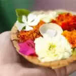 पूजा के फूलों के विसर्जन के सही तरीके: जानें कैसे करें