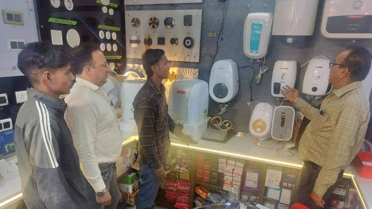 सर्दियों में इलेक्ट्रॉनिक हीटिंग उपकरणों की बढ़ती मांग