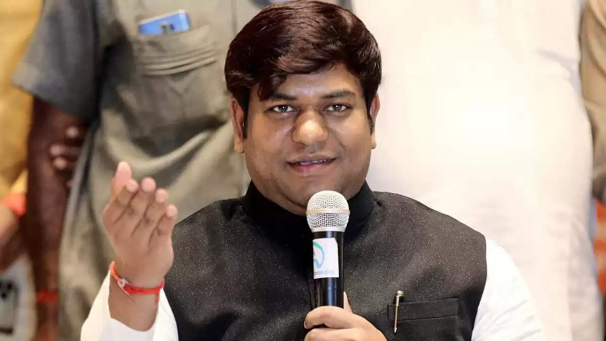 बिहार चुनाव 2025: मुकेश सहनी की अनुपस्थिति से बढ़ी सियासी हलचल