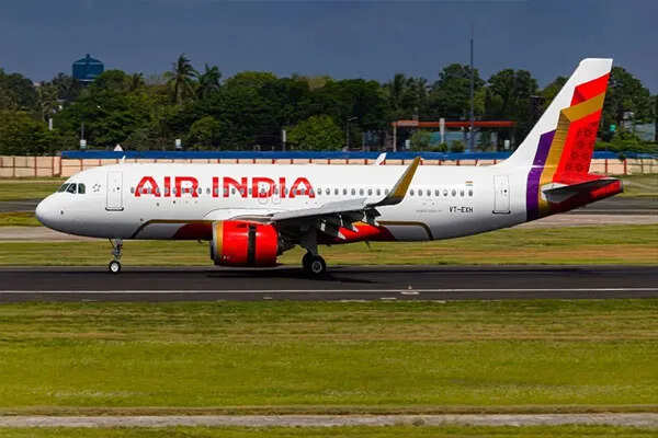 एयर इंडिया पर डीजीसीए की कार्रवाई: चार कारण बताओ नोटिस जारी