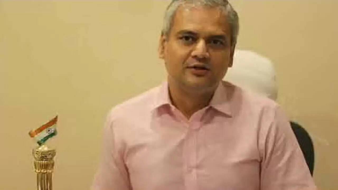 बीएमसी चुनाव 2026: मकरंद नरवेकर की संपत्ति ने खींचा ध्यान