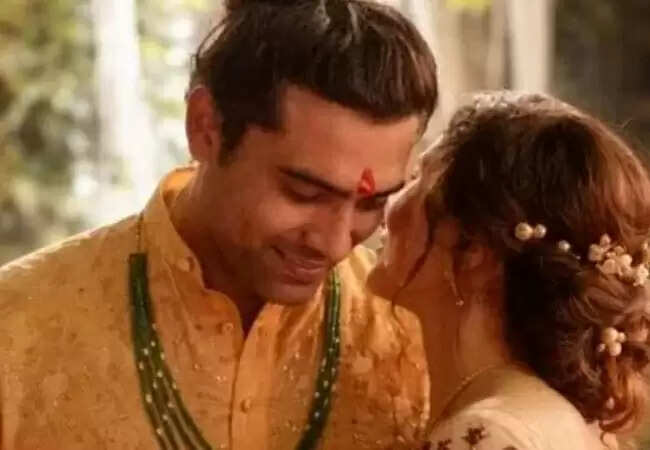 जुबिन नौटियाल ने स्कूल की दोस्त से की गुपचुप शादी