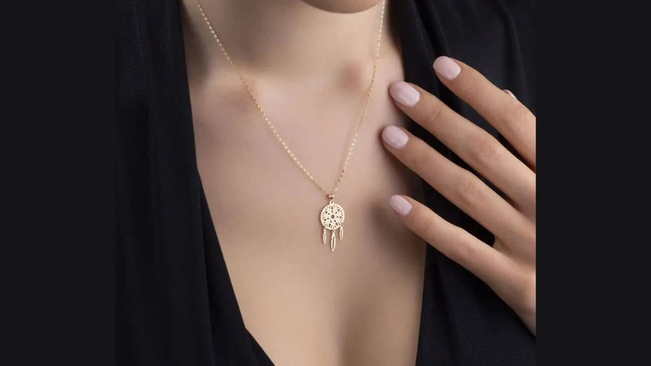 2025 में ज्वेलरी के ट्रेंड: मिनिमलिज्म और स्टाइलिश डिज़ाइन