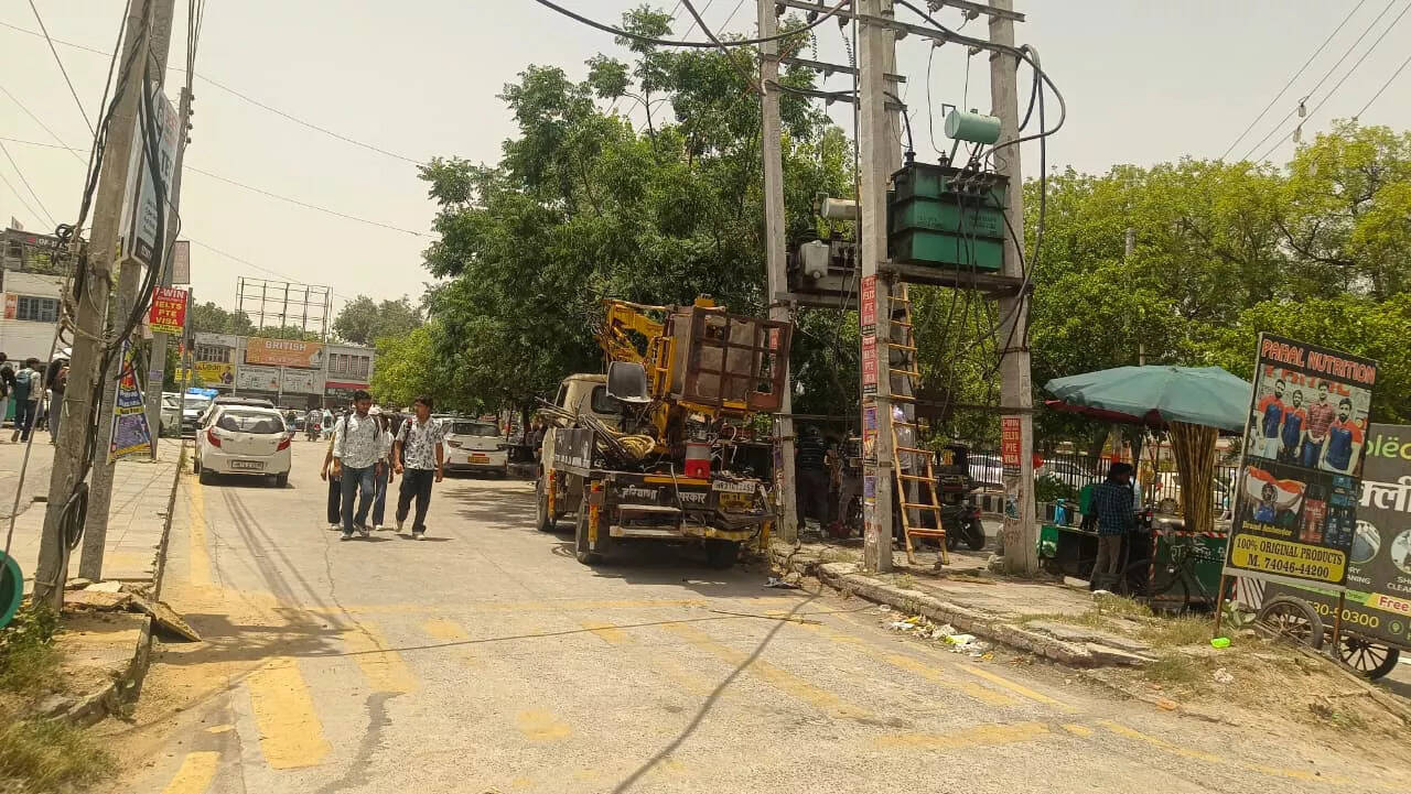 गर्मी की लहर: 16 किलोमीटर प्रति घंटे की रफ्तार से चल रही गर्म हवाएं