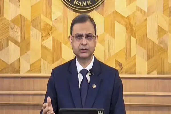 भारत की 8% से अधिक आर्थिक वृद्धि: RBI गवर्नर का बयान