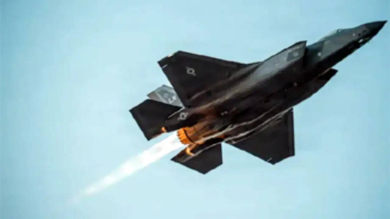 ईरान ने अमेरिकी F-15 विमान को गिराने का दावा किया, पायलट की स्थिति पर बढ़ी चिंता