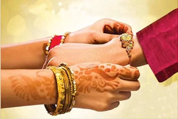 सावन पूर्णिमा: राखी बांधने का शुभ अवसर और पूजा विधि