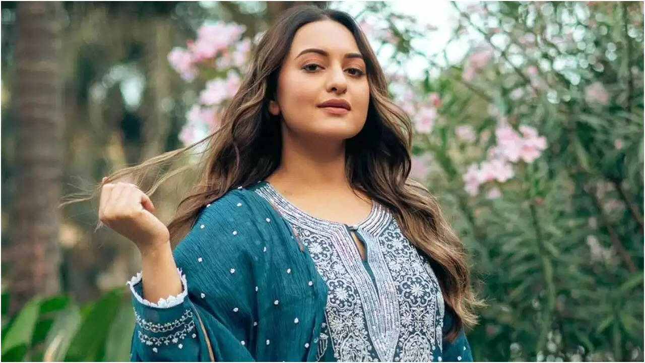सोनाक्षी सिन्हा ने अपने करियर के 15 साल पूरे किए, अनुभव साझा किए