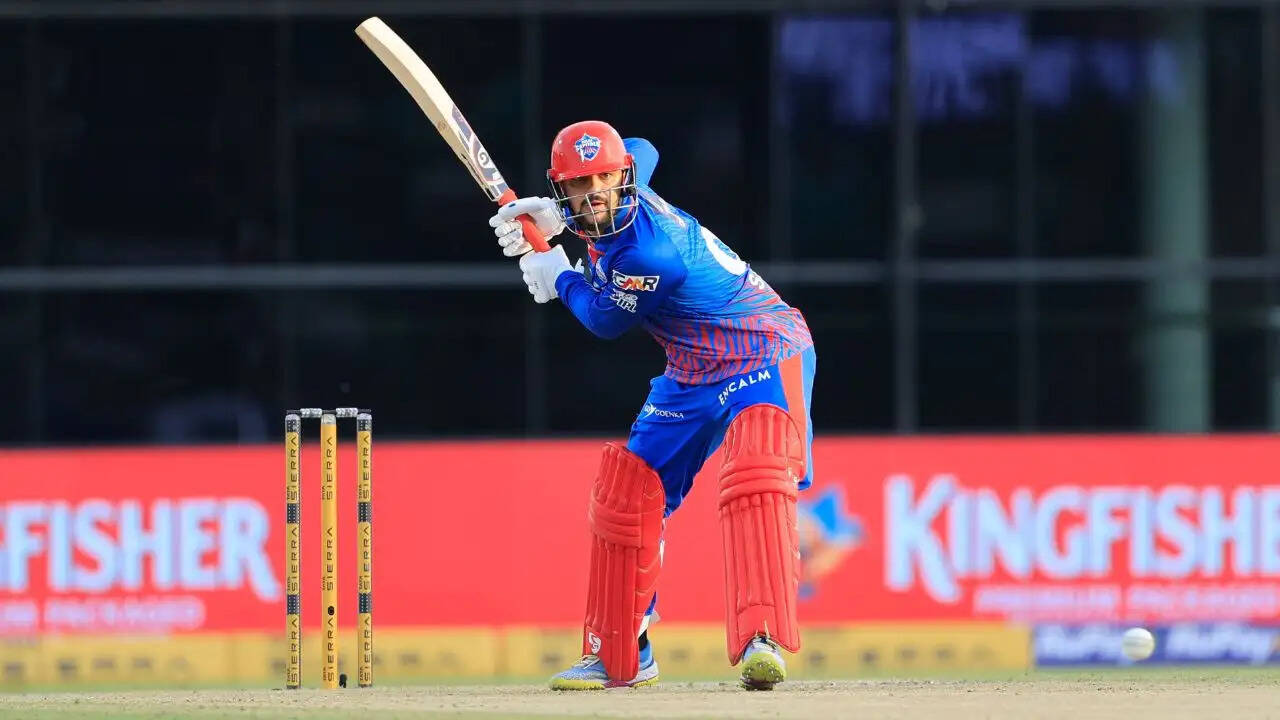 दिल्ली कैपिटल्स ने मुंबई इंडियंस को हराया, समीर रिजवी की शानदार पारी