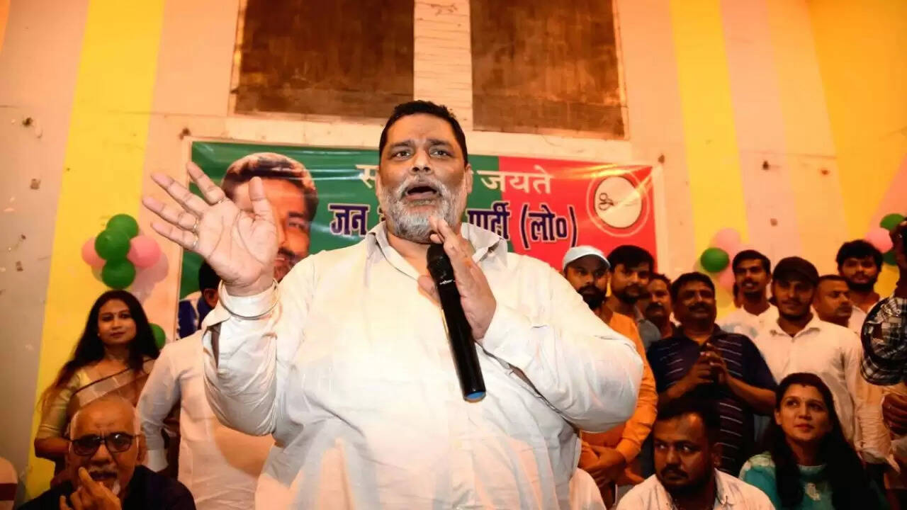 बिहार विधानसभा चुनाव 2025: पप्पू यादव की बाढ़ पीड़ितों के लिए मदद से राजनीतिक हलचल