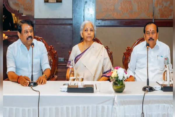 केंद्रीय वित्त मंत्री ने जीएसटी सुधारों से छोटे व्यवसायों को लाभ पहुंचाने की योजना का किया खुलासा
