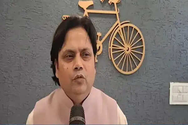 महंगाई पर सपा प्रवक्ता का बयान: भाजपा की नीतियों का असर