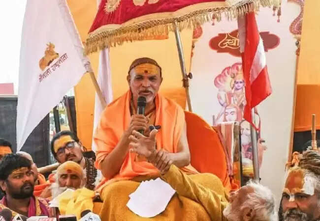 शंकराचार्य विवाद: स्वामी अविमुक्तेश्वरानंद ने प्रशासन को भेजा लीगल नोटिस