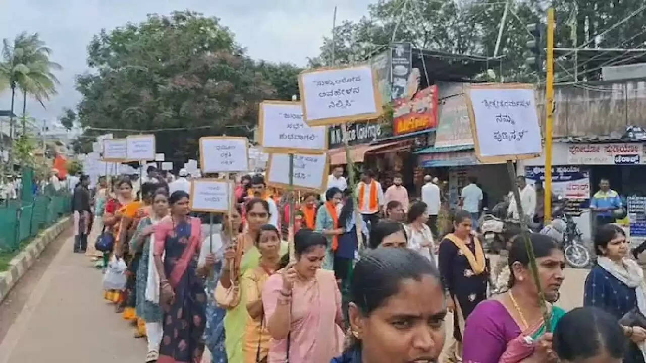 धर्मस्थल मंदिर: गरीबों का सहारा या विवादों का केंद्र?