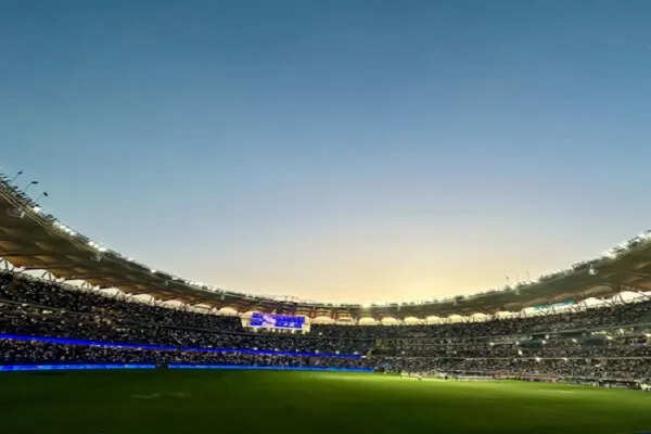 एशेज सीरीज 2025-26: ऑस्ट्रेलिया ने पहले टेस्ट में अनोखा रिकॉर्ड बनाया