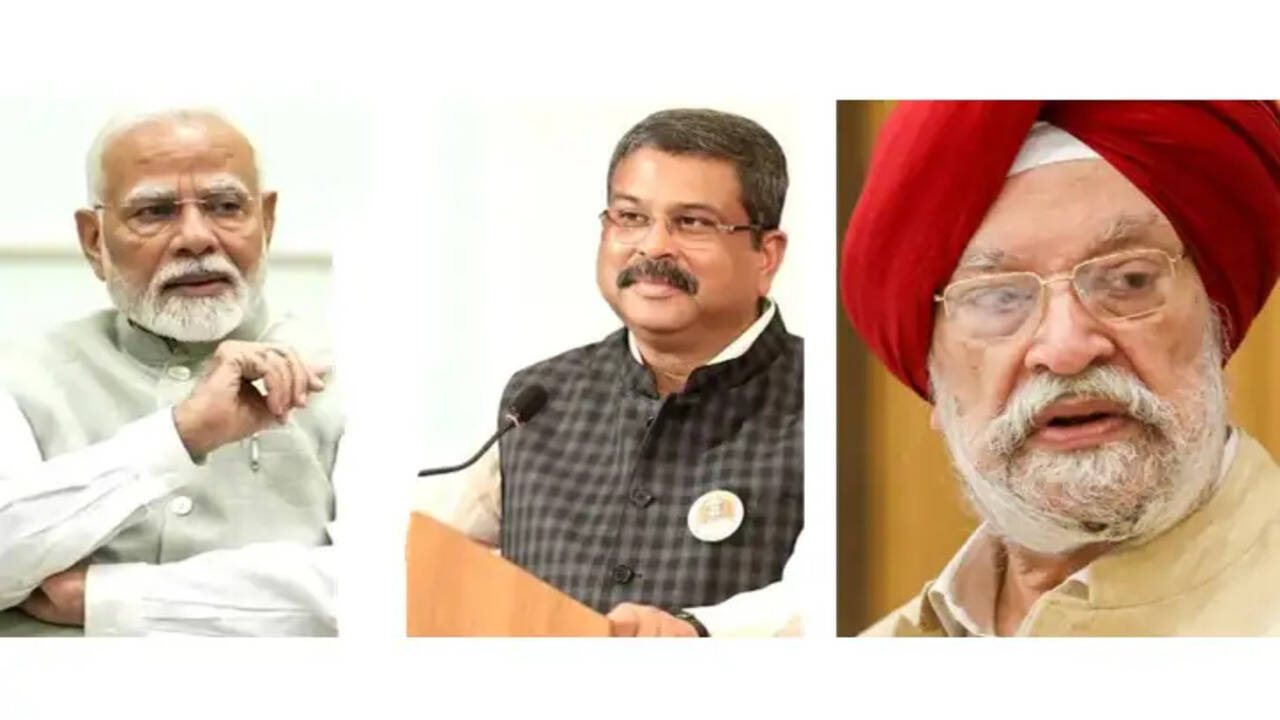 मोदी कैबिनेट में बड़ा बदलाव: नए चेहरे और मंत्रियों की छुट्टी