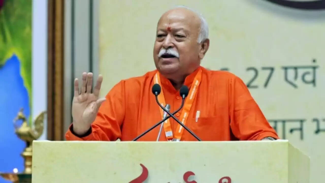 मोहन भागवत का जनसंख्या नीति पर बड़ा बयान: हर दंपति के लिए तीन बच्चों की सलाह