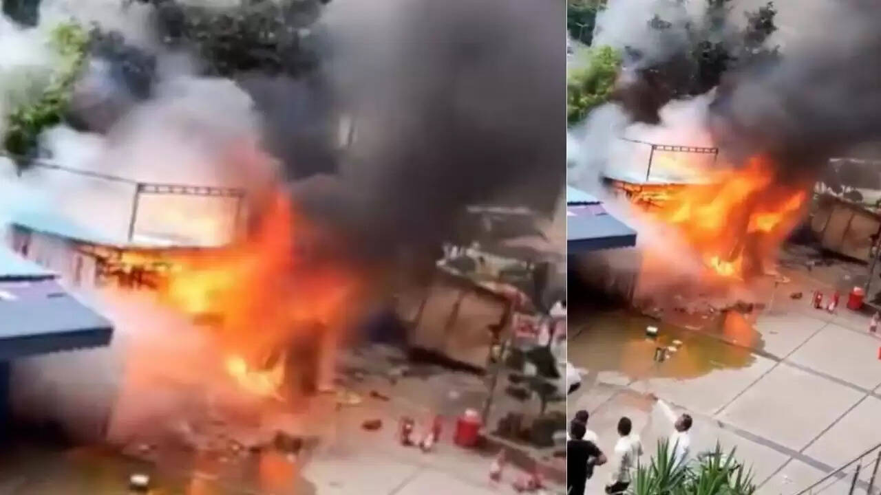ग्रेटर नोएडा में एटीएम में आग, फायर ब्रिगेड ने समय पर काबू पाया