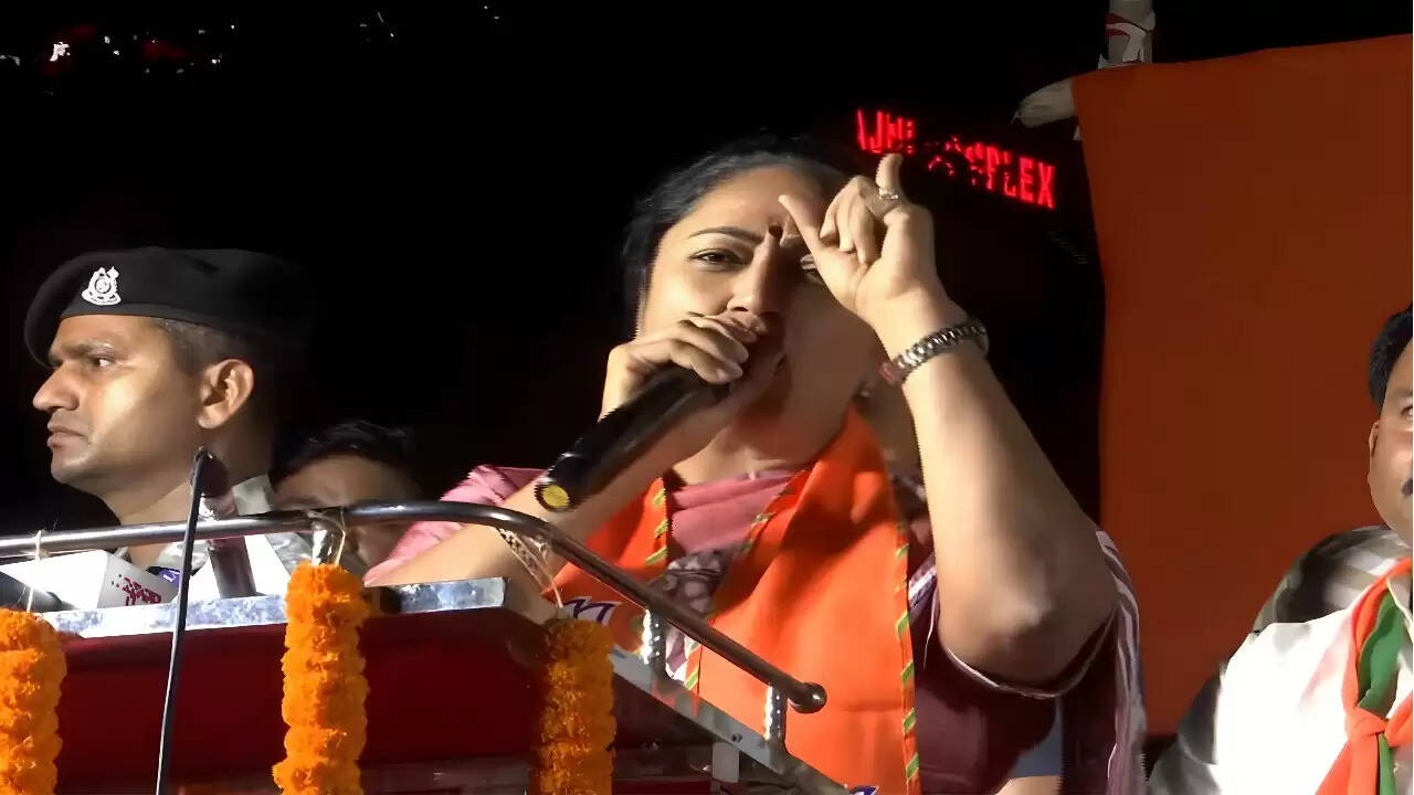 दिल्ली की मुख्यमंत्री पर हमले का चौंकाने वाला खुलासा