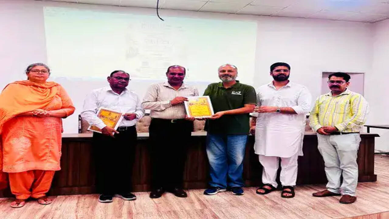 पटियाला में संगोष्ठी: युवाओं से राष्ट्रहित में योगदान की अपील