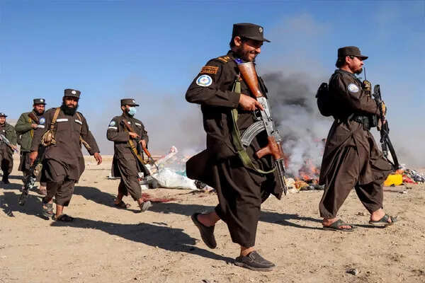 पाकिस्तान और अफगानिस्तान सीमा पर गोलीबारी से 5 की मौत, शांति वार्ता प्रभावित