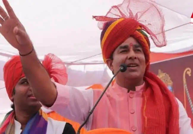 संगीत सोम का विवादास्पद बयान: इजरायल-ईरान युद्ध और बाबरी मस्जिद का संबंध