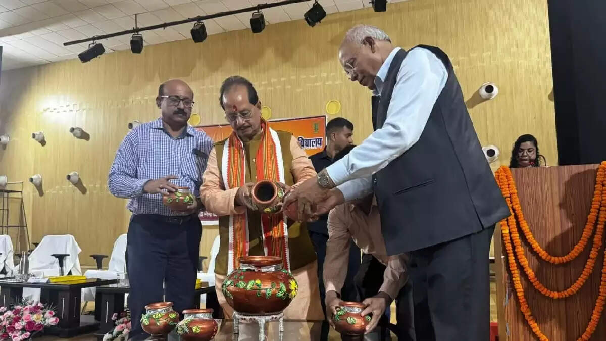 बिहार के उपमुख्यमंत्री ने अयोध्या में किसानों को आत्मनिर्भरता का संदेश दिया