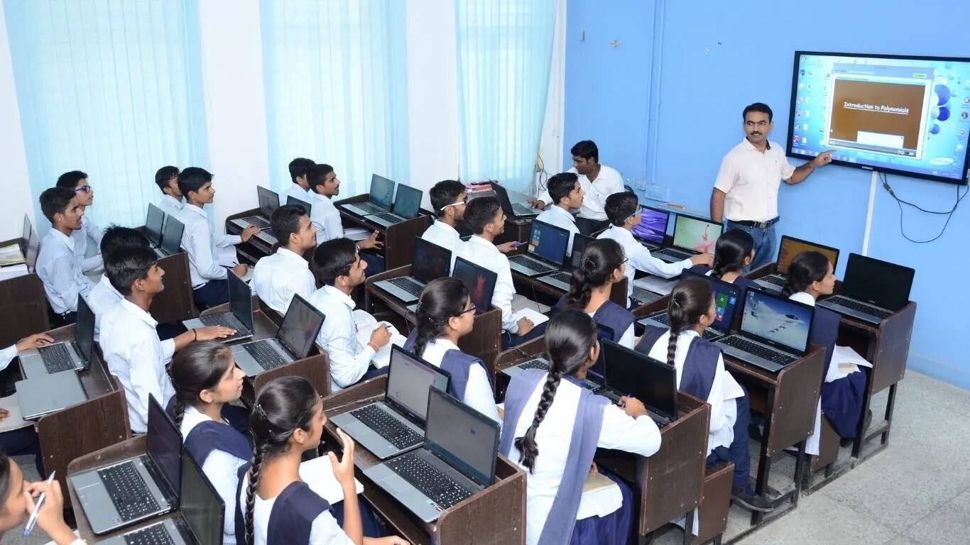 कुरुक्षेत्र के स्कूलों में स्मार्ट शिक्षा का नया युग