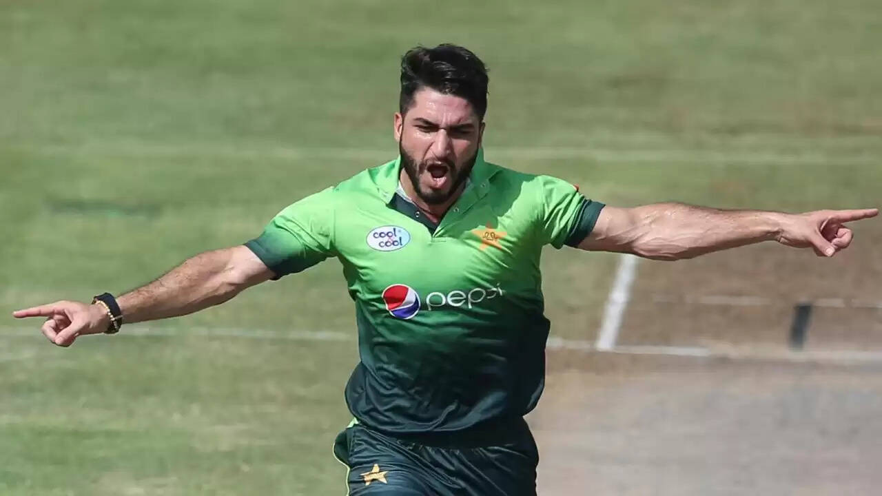 Asia Cup के बीच उस्मान शिनवारी ने किया संन्यास का ऐलान