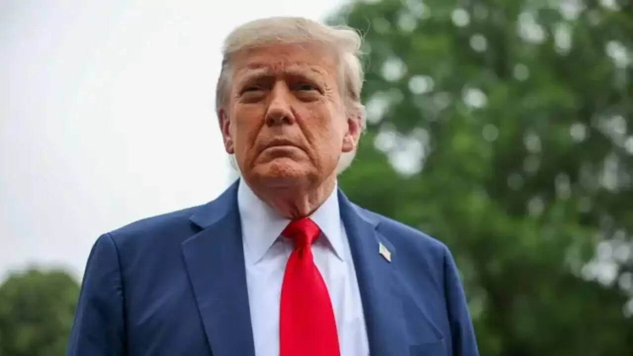 डोनाल्ड ट्रंप का ईरान और हमास को कड़ा संदेश: गंभीर परिणामों की चेतावनी