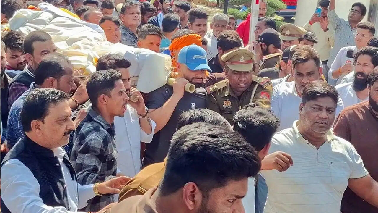 रिंकू सिंह के लिए भावनात्मक सप्ताह, पिता का निधन